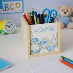 Pojemnik na kredki z imieniem dziecka Kwiaty
