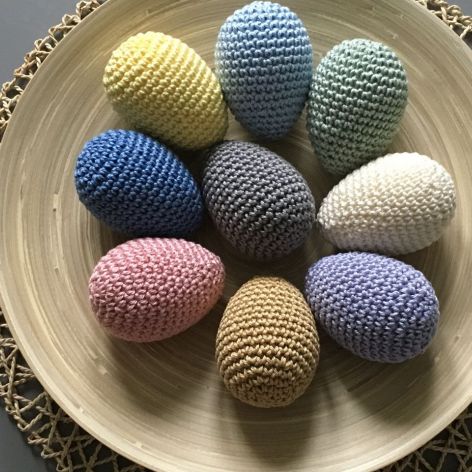 Szydełkowe kolorowe jajka