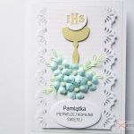 Kartka PAMIĄTKA I KOMUNII z kielichem #16 - Kartka komunijna z niebieskimi kwiatuszkami