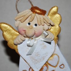 Takie Ciacho – aniołek na prezent, na szczęcie, z masy solnej, rękodzieło