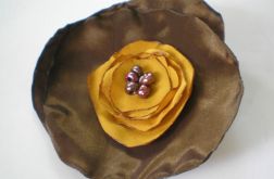 Broszka kwiat czekoladowo-miodowy