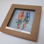Papużki-kartka ślubna w pudełku - ślubna kartka z papużkami w pudełku z okienkiem