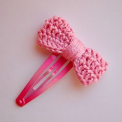 SPINKA Z SZYDEŁKOWĄ KOKARDĄ