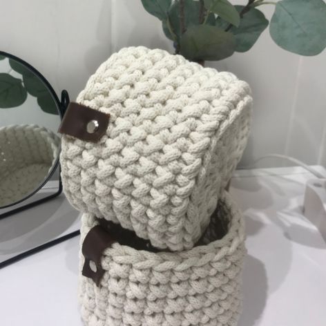 Koszyk 17x14cm,kosz do przechowywania,z paskiem skórzanym.