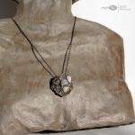 Kamienny puklerz - kamienny wisior