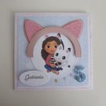 Kartka  na urodziny z prsonalizacją Koci Domek Gabi - Kartka  na urodziny z prsonalizacją Koci Domek Gabi