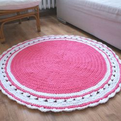 Okrągły dywanik DIY ze sznurka na szydełku