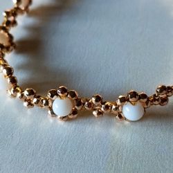 Elegancka bransoletka z kamieni – agat mleczny pozłacany hematyt