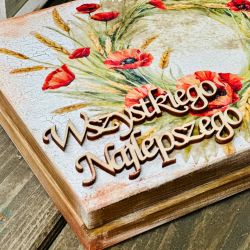 Pudełko na czekoladki wykonane z naturalnego drewna z motywem sielskim