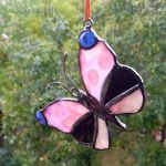 Motyl w różu i fiolecie - witrażowy motyl