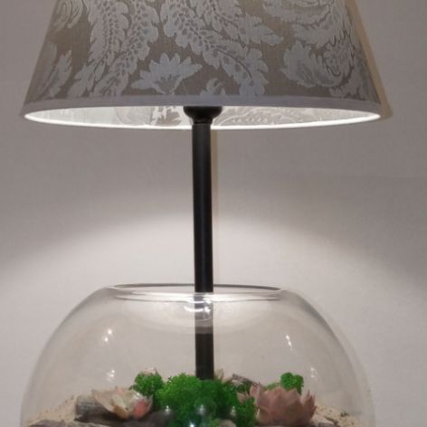 Lampa stołowa w szklanym słoju
