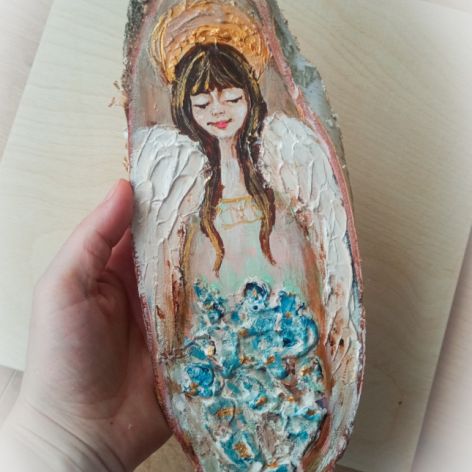 Ręcznie malowany anioł z kwiatami