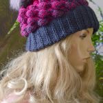 Czapka bąblowa w kolorze granat i fuksja . - czapka z pomponem