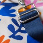 Kopertówka welurowa handmade – unikatowa torebka z regulowanym paskiem - 
