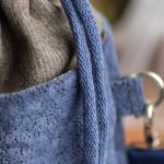 Brązowo-granatowa listonoszka z kominem - 