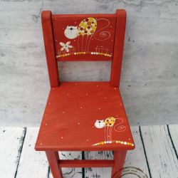 krzesełko z oparciem czerwone