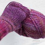 Śliwkowe mitenki z wełną - 