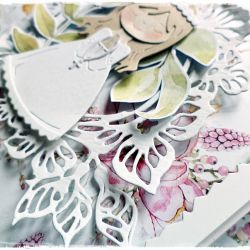 Dziewczynka z różańcem w pudełku - ZAMÓWIONA