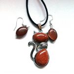 Piasek pustyni, złocisty kamień słońca. Wisiorek z kotkiem i kolczyki, komplet biżuterii - 