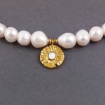 Naszyjnik z dużymi perłami. - Naszyjnik z dużymi perłami.