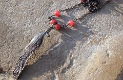 Małe piórko z marmurem