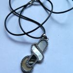 Muszla abalone, oryginalny wisiorek o fantazyjnym kształcie - 