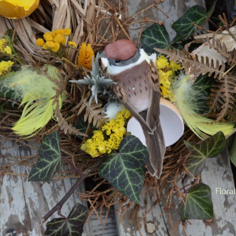 Wianek wiosenno wielkanocny naturalne żółte akcenty