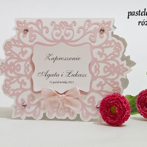Zaproszenie na ślub z ornamentem kolor pastelowy różowy