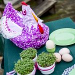 wielkanocna kura-koszyk na jajka, dekoracja stołu - 