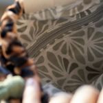 Welurowy mini plecak z kominem panterka - 