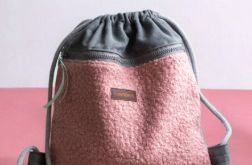 Szaro-różowy plecak z przednią kieszenią