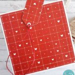 Kartka na walentynki z całuśną dziewczyną 2, nietypowy napis - Tył kartki i tył etykietki