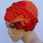 lekki turban OGNISTY - kokarda z szarfy z boku głowy