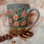 Kosz róż. Ręcznie malowany kubek 300 ml. - ręcznie malowane