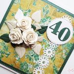 Kartka URODZINOWA z białymi różami #1 - Zielono-beżowa kartka na urodziny z różami