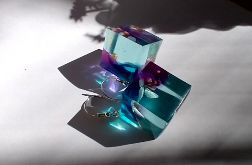 Eos III - kolczyki z żywicy na srebrnych biglach