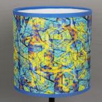 Błękitno-żółta lampa nocna "sEN kOSIARZA 2" S - Abażur wykonany z wysokiej jakości materiałów.