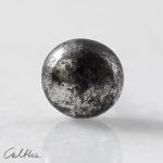 .Kamyk – srebrny kolczyk – sztyft mały (2211-09) - nieregularny kolczyk