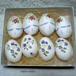 Zestaw 8 jajek w tkaninie w kwiatki