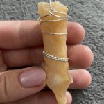 Kalcyt, srebrny wisior z kalcytem pomarańcz - 