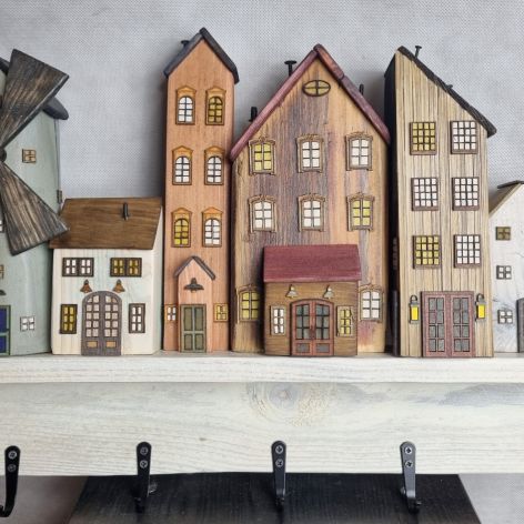 Domki z Młynem drewniane na klucze handmade 25
