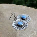 Szklanookie w błękicie - rustykalne wiszące kolczyki