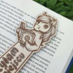 Drewniana zakładka do książki z grawerem w kształcie Konia - 