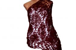 chusta w kolorze wiśni